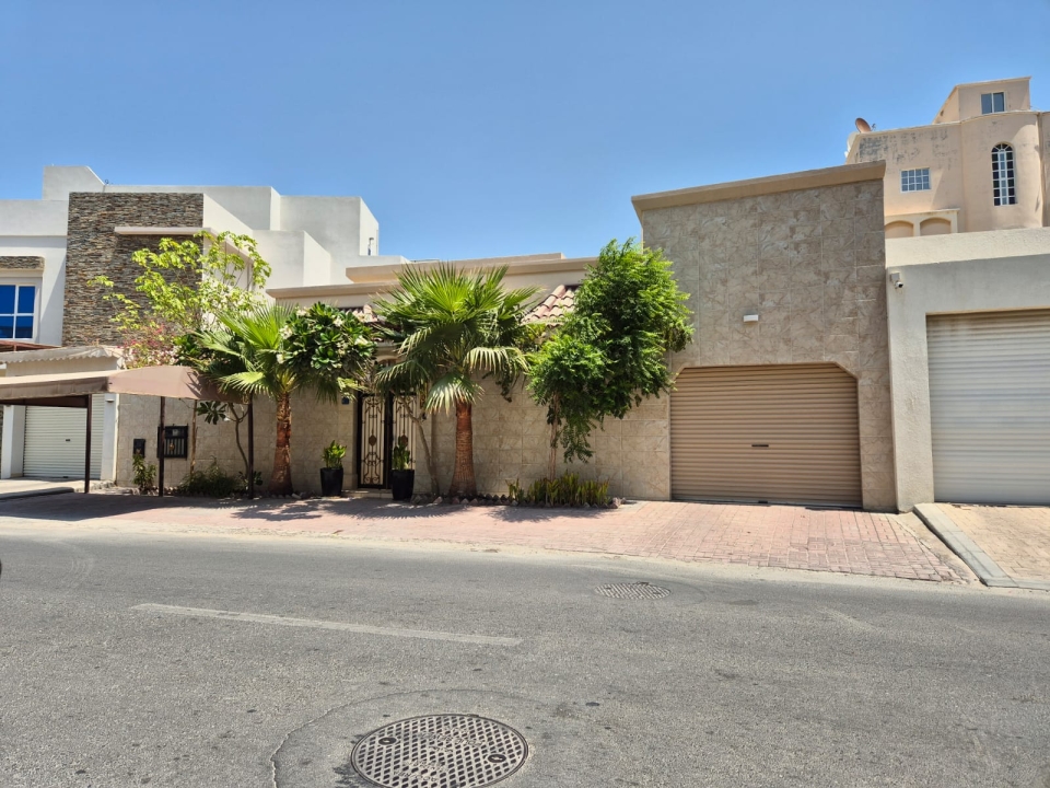  Villa For Sale In Janabiya - 317