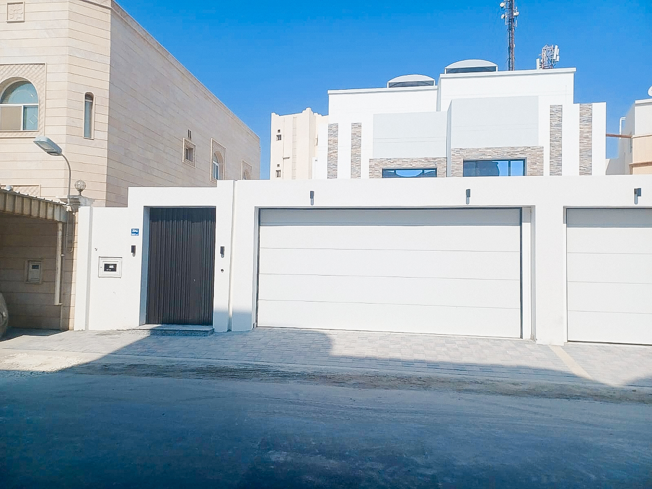  Villa For Sale In Al Maqsha - 674
