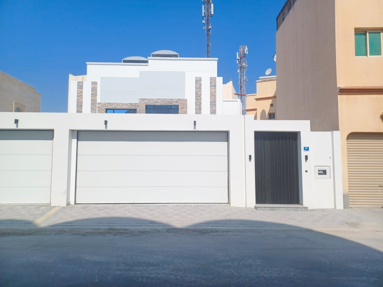 Villa For Sale In Al Maqsha - 675