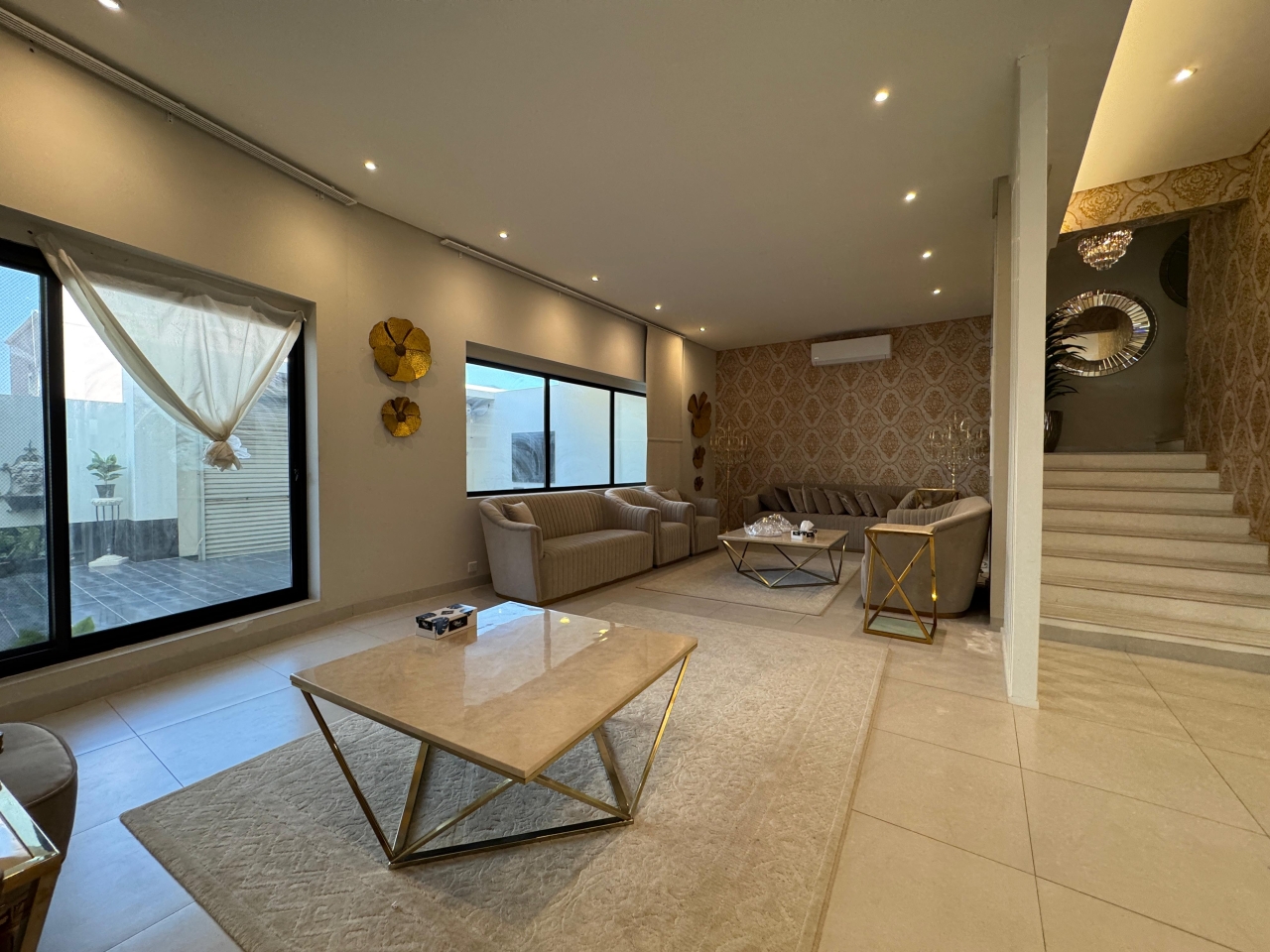 Villa For Sale In Saar - 951
