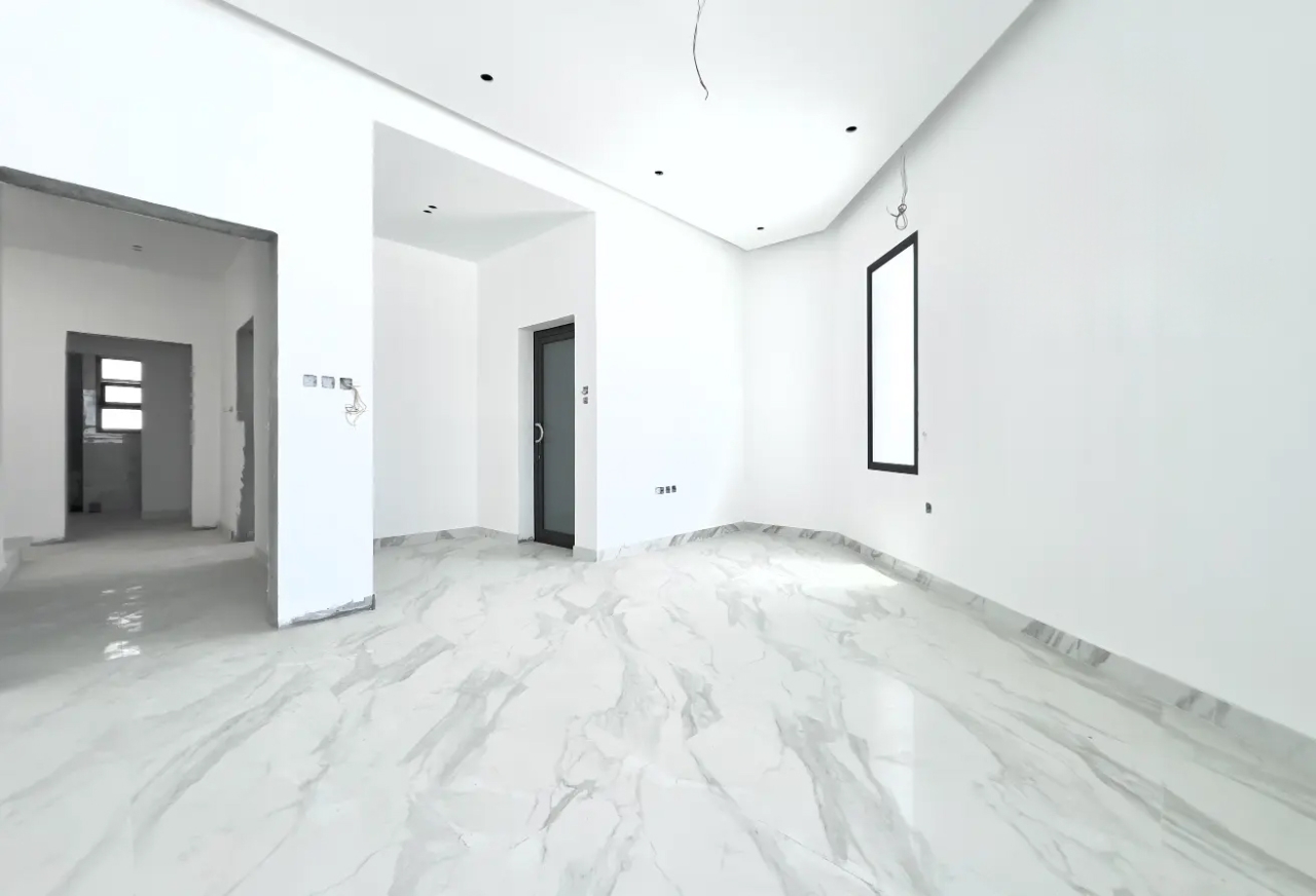 Villa For Sale In Busaiteen - 1009