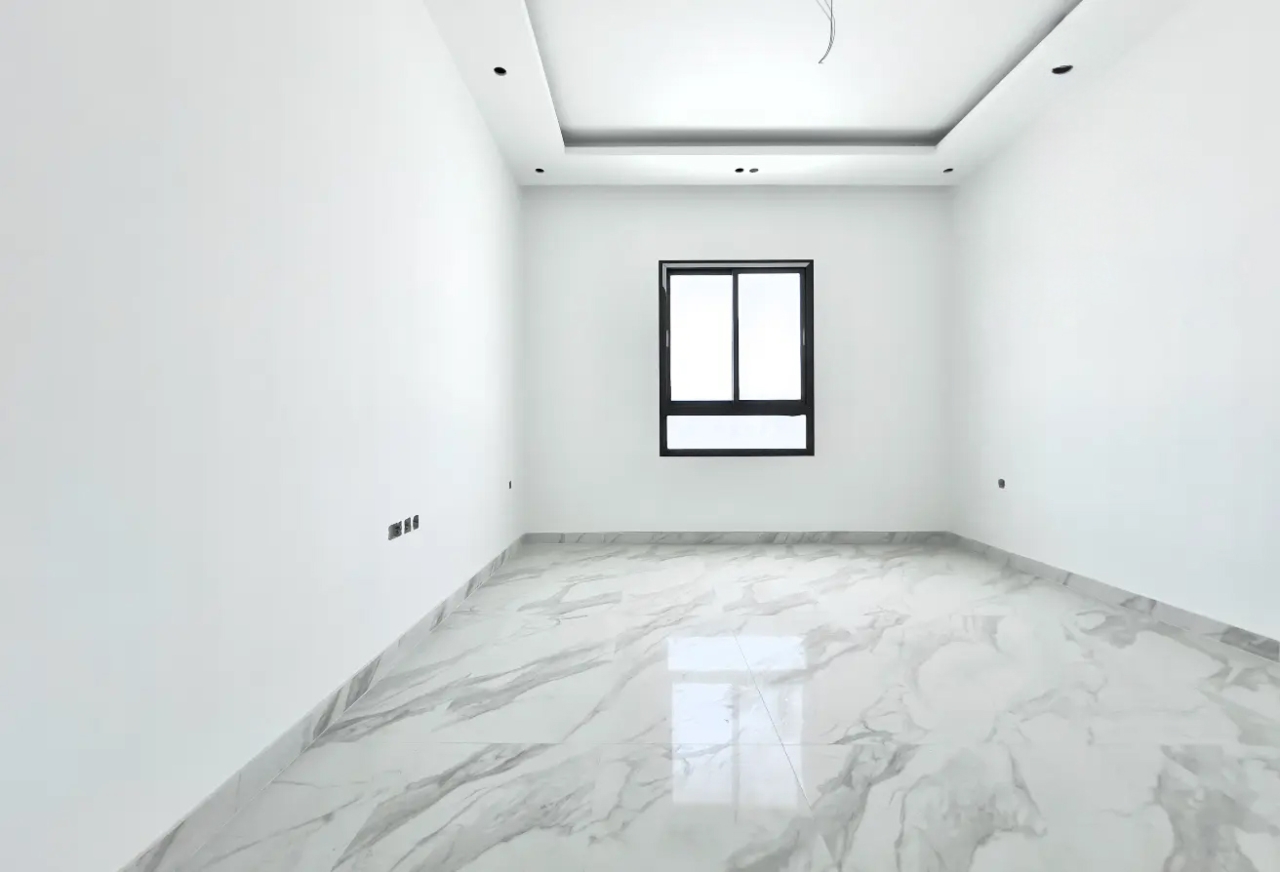 Villa For Sale In Busaiteen - 1009