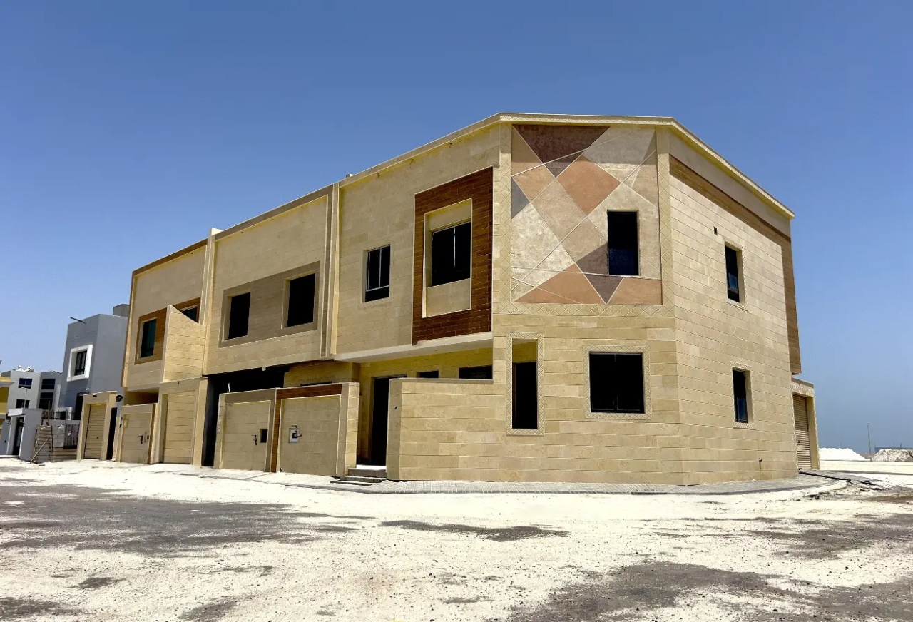 Villa For Sale In Busaiteen - 1009