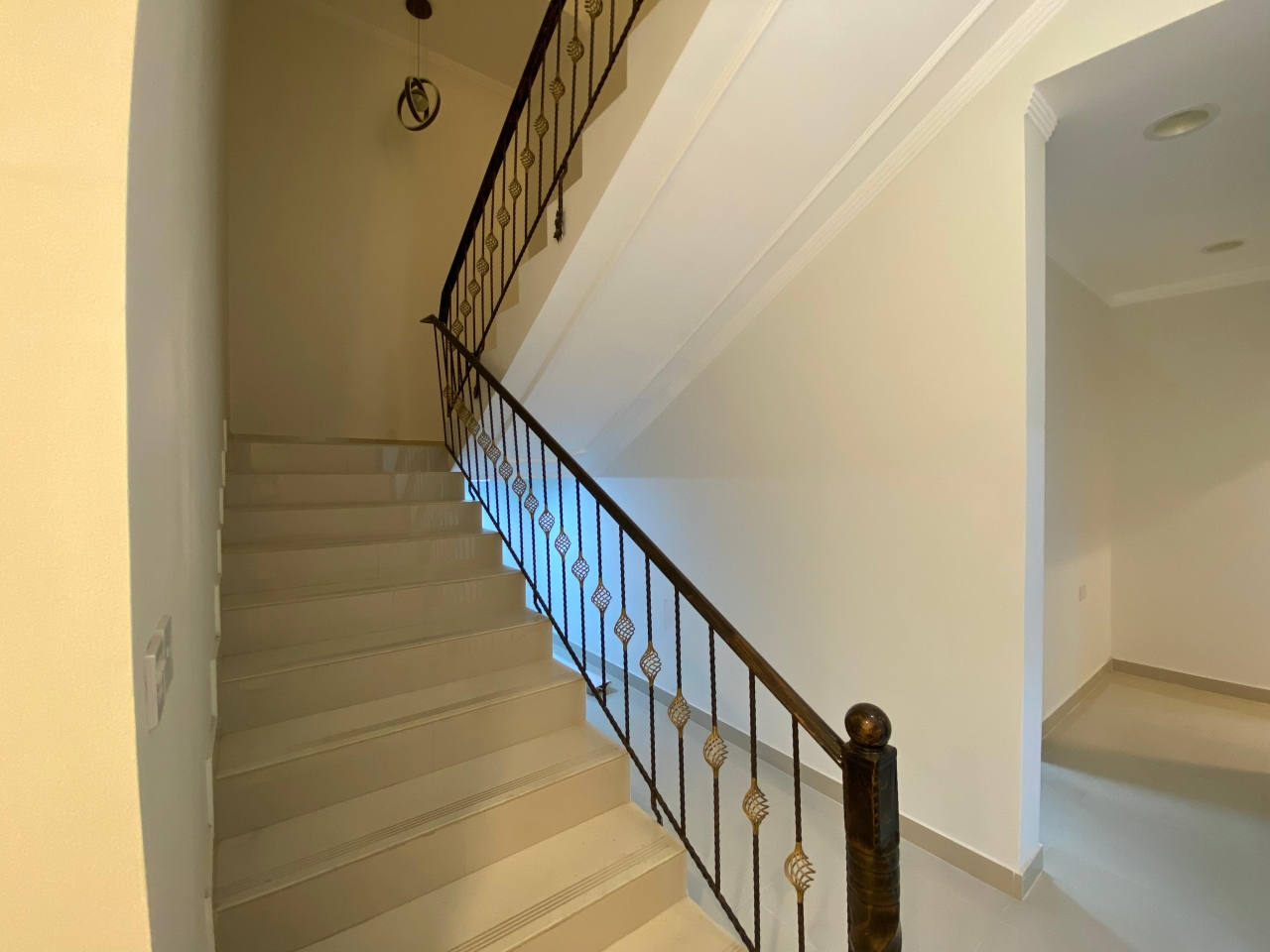 Villa For Sale In Sitra - 1083